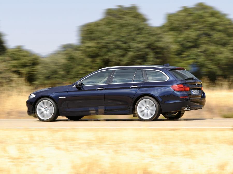 BMW 5-Series Touring 2010 года  (фото 10 из 75)